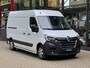 Renault Master T35 2.3 dCi 135 L2H2 Work Edition | Cruise Control | Achteruitrijcamera en sensoren | Navigatie | Blind Spot Monitor