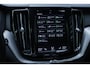 Volvo XC60 T5 Automaat R-Design | Verwarmbare voorstoelen | Parkeercamera | DAB+ | Apple Carplay/Android auto | Keyless entry | Elektrische achterklep | Sportonderstel | Navigatie | Alarm klasse 3 | BLIS