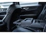 Volvo XC60 T5 Automaat R-Design | Verwarmbare voorstoelen | Parkeercamera | DAB+ | Apple Carplay/Android auto | Keyless entry | Elektrische achterklep | Sportonderstel | Navigatie | Alarm klasse 3 | BLIS