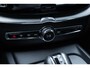 Volvo XC60 T5 Automaat R-Design | Parkeercamera | DAB+ | Apple Carplay | Alarm klasse 3 | BLIS | Lighting Pack | Full Map navigatie |