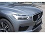 Volvo XC60 T5 Automaat R-Design | Parkeercamera | DAB+ | Apple Carplay | Alarm klasse 3 | BLIS | Lighting Pack | Full Map navigatie |
