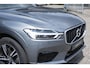 Volvo XC60 T5 Automaat R-Design | Verwarmbare voorstoelen | Parkeercamera | DAB+ | Apple Carplay/Android auto | Keyless entry | Elektrische achterklep | Sportonderstel | Navigatie | Alarm klasse 3 | BLIS