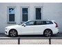 Volvo V60 B3 MILD HYBRID AUT. ESSENTIAL EDITION | | Google Maps navigatie | Trekhaak, semi elektrisch inklapbaar | Verwarmbare voorstoelen | Verwarmbaar stuurwiel | Buitenste achterstoelen verwarmbaar | Adapt. Cruise Control | LED |