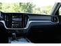 Volvo V60 B3 MILD HYBRID AUT. ESSENTIAL EDITION | | Google Maps navigatie | Trekhaak, semi elektrisch inklapbaar | Verwarmbare voorstoelen | Verwarmbaar stuurwiel | Buitenste achterstoelen verwarmbaar | Adapt. Cruise Control | LED |