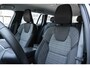 Volvo V60 B3 MILD HYBRID AUT. ESSENTIAL EDITION | | Google Maps navigatie | Trekhaak, semi elektrisch inklapbaar | Verwarmbare voorstoelen | Verwarmbaar stuurwiel | Buitenste achterstoelen verwarmbaar | Adapt. Cruise Control | LED |