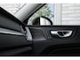 Volvo XC60 T6 Automaat Plug-in Hybride AWD Ultimate Dark Panoramadak met schuif-/kantelfunctie| Verwarmbare voorstoelen, achterbank en stuurwiel | Premium audio by Harman Kardon | Rondom zichtcamera | Elektrisch bedienbare voorstoelen met geheugen | Apple carplay/Android auto | DAB | BLIS | 20 inch lichtmetalen velgen