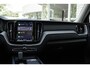 Volvo XC60 T6 Automaat Plug-in Hybride AWD Ultimate Dark Panoramadak met schuif-/kantelfunctie| Verwarmbare voorstoelen, achterbank en stuurwiel | Premium audio by Harman Kardon | Rondom zichtcamera | Elektrisch bedienbare voorstoelen met geheugen | Apple carplay/Android auto | DAB | BLIS | 20 inch lichtmetalen velgen