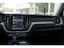 Volvo XC60 T6 AUTOMAAT PLUG-IN HYBRIDE AWD ULTIMATE DARK | Elektrisch bedienbaar schuif/kanteldak | Lederen bekleding | Parkeersensoren voor en achter | Verwarmbaar stuurwiel | Verwarmbare voorstoelen | BLIS | 360 graden camera | Harman Kardon Audio | Elektrisch bedienbare voorstoelen met geheugenfunctie