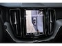 Volvo XC60 T6 Automaat Plug-in Hybride AWD Ultimate Dark Panoramadak met schuif-/kantelfunctie| Verwarmbare voorstoelen, achterbank en stuurwiel | Premium audio by Harman Kardon | Rondom zichtcamera | Elektrisch bedienbare voorstoelen met geheugen | Apple carplay/Android auto | DAB | BLIS | 20 inch lichtmetalen velgen