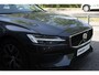 Volvo V60 B3 Automaat Mild Hybrid Essential | Verwarmbare voorstoelen achterbank en stuurwiel | DAB | Apple Carplay/Android auto | Parkeercamera | Navigatiesysteem