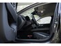 Volvo V60 B3 Automaat Mild Hybrid Essential | Verwarmbare voorstoelen achterbank en stuurwiel | DAB | Apple Carplay/Android auto | Parkeercamera | Navigatiesysteem