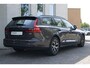 Volvo V60 B3 Automaat Mild Hybrid Essential | Verwarmbare voorstoelen achterbank en stuurwiel | DAB | Apple Carplay/Android auto | Parkeercamera | Navigatiesysteem