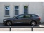 Volvo V60 B3 MILD HYBRID AUT. ESSENTIAL | Google Maps navigatie | Parkeercamera | Apple Carplay | Verwarmbaar stuurwiel | Verwarmbare voorstoelen | Buitenste zitplaatsen achter verwarmbaar |