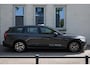 Volvo V60 B3 MILD HYBRID AUT. ESSENTIAL | Google Maps navigatie | Parkeercamera | Apple Carplay | Verwarmbaar stuurwiel | Verwarmbare voorstoelen | Buitenste zitplaatsen achter verwarmbaar |