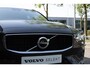 Volvo V60 B3 Automaat Mild Hybrid Essential | Verwarmbare voorstoelen achterbank en stuurwiel | DAB | Apple Carplay/Android auto | Parkeercamera | Navigatiesysteem