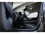 Volvo V60 B3 MILD HYBRID AUT. ESSENTIAL | Google Maps navigatie | Parkeercamera | Apple Carplay | Verwarmbaar stuurwiel | Verwarmbare voorstoelen | Buitenste zitplaatsen achter verwarmbaar |