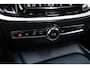 Volvo V60 B3 MILD HYBRID AUT. ESSENTIAL | Google Maps navigatie | Parkeercamera | Apple Carplay | Verwarmbaar stuurwiel | Verwarmbare voorstoelen | Buitenste zitplaatsen achter verwarmbaar |