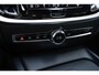 Volvo V60 B3 Automaat Mild Hybrid Essential | Verwarmbare voorstoelen achterbank en stuurwiel | DAB | Apple Carplay/Android auto | Parkeercamera | Navigatiesysteem