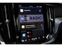 Volvo V60 T6 Plug-In Hybrid Aut. AWD Plus Dark | Onyx Black Metallic | 360° camera | BLIS | Adapt. Cruise Control | Elek. Bed. stoelen met memory | Google-Maps navigatie | Glazen pook | Verwarmbare voor- en achterstoelen | Harman Kardon premium audio | Leder-pakket