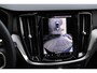 Volvo V60 T8 Automaat Twin Engine AWD Aut Ultimate Dark | Premium Audio by Bowers en Wilkins | Panoramadak | Semi Electrische Trekhaak | Verwarmbare voorstoelen, achterbank en stuurwiel | Adaptieve Cruise control | Head Up display | Rondomzicht Camera | Blind Spot | Alarmklasse 3 | 19 inch Lichtmetalen velgen