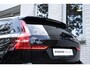 Volvo V60 T8 Automaat Twin Engine AWD Aut Ultimate Dark | Premium Audio by Bowers en Wilkins | Panoramadak | Semi Electrische Trekhaak | Verwarmbare voorstoelen, achterbank en stuurwiel | Adaptieve Cruise control | Head Up display | Rondomzicht Camera | Blind Spot | Alarmklasse 3 | 19 inch Lichtmetalen velgen