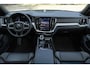 Volvo V60 T8 Automaat Twin Engine AWD Aut Ultimate Dark | Premium Audio by Bowers en Wilkins | Panoramadak | Semi Electrische Trekhaak | Verwarmbare voorstoelen, achterbank en stuurwiel | Adaptieve Cruise control | Head Up display | Rondomzicht Camera | Blind Spot | Alarmklasse 3 | 19 inch Lichtmetalen velgen