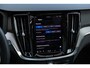Volvo V60 T8 Automaat Twin Engine AWD Aut Ultimate Dark | Premium Audio by Bowers en Wilkins | Panoramadak | Semi Electrische Trekhaak | Verwarmbare voorstoelen, achterbank en stuurwiel | Adaptieve Cruise control | Head Up display | Rondomzicht Camera | Blind Spot | Alarmklasse 3 | 19 inch Lichtmetalen velgen