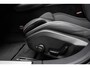 Volvo V60 T8 Automaat Twin Engine AWD Aut Ultimate Dark | Premium Audio by Bowers en Wilkins | Panoramadak | Semi Electrische Trekhaak | Verwarmbare voorstoelen, achterbank en stuurwiel | Adaptieve Cruise control | Head Up display | Rondomzicht Camera | Blind Spot | Alarmklasse 3 | 19 inch Lichtmetalen velgen
