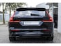 Volvo V60 T8 Automaat Twin Engine AWD Aut Ultimate Dark | Premium Audio by Bowers en Wilkins | Panoramadak | Semi Electrische Trekhaak | Verwarmbare voorstoelen, achterbank en stuurwiel | Adaptieve Cruise control | Head Up display | Rondomzicht Camera | Blind Spot | Alarmklasse 3 | 19 inch Lichtmetalen velgen