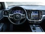 Volvo V60 B3 Mild Hybrid Essential Edition | Trekhaak semi elektrisch inklapbaar | Verwarmbare voorstoelen | Verwarmbaar stuurwiel | Apple carplay/Android auto| DAB | 18 inch lichtmetalen velgen
