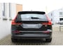 Volvo V60 B3 Mild Hybrid Essential Edition | Trekhaak semi elektrisch inklapbaar | Verwarmbare voorstoelen | Verwarmbaar stuurwiel | Apple carplay/Android auto| DAB | 18 inch lichtmetalen velgen