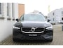 Volvo V60 B3 Mild Hybrid Essential Edition | Trekhaak semi elektrisch inklapbaar | Verwarmbare voorstoelen | Verwarmbaar stuurwiel | Apple carplay/Android auto| DAB | 18 inch lichtmetalen velgen
