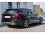 Volvo V60 B3 Mild Hybrid Essential Edition | Trekhaak semi elektrisch inklapbaar | Verwarmbare voorstoelen | Verwarmbaar stuurwiel | Apple carplay/Android auto| DAB | 18 inch lichtmetalen velgen