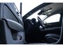 Volvo V60 B3 MILD HYBRID AUT. ESSENTIAL EDITION | Google Maps navigatie | Trekhaak, semi elektrisch inklapbaar | Verwarmbare voorstoelen | Verwarmbaar stuurwiel