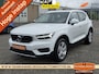 Volvo XC40 1.5 T3 Momentum Pro Aut., ad. cruise, trekh., LED kopl., virtual cockpit