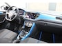 Volkswagen T-Roc 1.5 TSI Style 1.5 TSI 150pk, Navigatie, PDC V+A, Zwart Dak, 17", Virual Cockpit, All Weather banden.