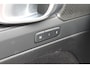 Volvo XC40 B3 177PK Automaat Plus Dark Google infotainment / Draadloos telefoon opladen / Elektrisch bedienbare bestuurdersstoel met geheugen / Adaptieve Cruise Control