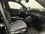 Peugeot e-2008 EV GT 50 kWh | Apple Carplay | Verwarmde voorstoelen | Snellaad functie | Keyless Entry |