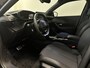 Peugeot e-2008 EV GT 50 kWh | Apple Carplay | Verwarmde voorstoelen | Snellaad functie | Keyless Entry |