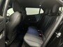 Peugeot e-2008 EV GT 50 kWh | Apple Carplay | Verwarmde voorstoelen | Snellaad functie | Keyless Entry |