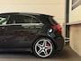 Mercedes-Benz A-klasse 180 AMG, Airco, Parkeersensoren, LED, Climate Control, Navigatie, 18" Lichtmetalen Velgen