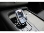 Volvo XC90 T8 Plug-in hybrid AWD Ultra Dark Verwarmbare voorstoelen | Massagefunctie voorstoelen | Verwarmbaar stuurwiel | Ventileerbare voorstoelen | Verwarmbare achterbank | Premium Audio by Bowers & Wilkins | Panoramadak | Luchtvering | Rondom zichtcamera | 22 inch Lichtmetalen velgen | Semi elektrische trekhaak
