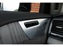 Volvo XC90 T8 Plug-in hybrid AWD Ultra Dark Verwarmbare voorstoelen | Massagefunctie voorstoelen | Verwarmbaar stuurwiel | Ventileerbare voorstoelen | Verwarmbare achterbank | Premium Audio by Bowers & Wilkins | Panoramadak | Luchtvering | Rondom zichtcamera | 22 inch Lichtmetalen velgen | Semi elektrische trekhaak