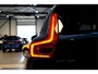 Volvo XC40 1.5 T4 Plug-in Hybrid 155kW/211pk DCT7 Inscription Exp. FACELIFT! CLIMA + ADAPT.CRUISE + BLIS + NAVI SENSUS + LANE ASSIST + SPORTSTOELEN + KEYLESS ENTRY&GO + EL.ACHTERKLEP + CAMERA + PD-GLASS + PARKSENSOREN V&A + 18" LM-VELGEN!!