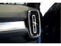 Volvo XC40 1.5 T4 Plug-in Hybrid 155kW/211pk DCT7 Inscription Exp. FACELIFT! CLIMA + ADAPT.CRUISE + BLIS + NAVI SENSUS + LANE ASSIST + SPORTSTOELEN + KEYLESS ENTRY&GO + EL.ACHTERKLEP + CAMERA + PD-GLASS + PARKSENSOREN V&A + 18" LM-VELGEN!!