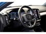 Volvo XC40 1.5 T4 Plug-in Hybrid 155kW/211pk DCT7 Inscription Exp. FACELIFT! CLIMA + ADAPT.CRUISE + BLIS + NAVI SENSUS + LANE ASSIST + SPORTSTOELEN + KEYLESS ENTRY&GO + EL.ACHTERKLEP + CAMERA + PD-GLASS + PARKSENSOREN V&A + 18" LM-VELGEN!!