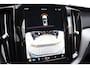 Volvo XC60 T6 350PK Automaat Plug-in Hybrid AWD Ultimate Dark / Navigatie / Luchtvering / 360 Camera / Adaptieve Cruise Control / Bowers&Wilkins / Stuur & Stoelverwarming / Elektr. Achterklep / Schuifdak / Trekhaak