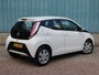 Toyota Aygo X x-nav 1.0 VVT-i 72pk | LAGE KM-STAND! | NAVI | CAMERA | AIRCO |