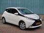 Toyota Aygo X x-nav 1.0 VVT-i 72pk | LAGE KM-STAND! | NAVI | CAMERA | AIRCO |