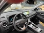 Hyundai Kona Electric 204 pk EV Premium Sky 64 kWh Auto is zo goed als nieuw